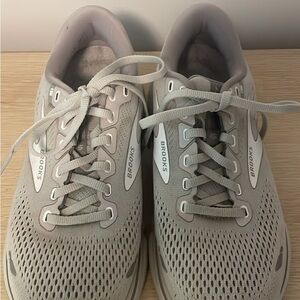 Brooks Ghost 15 Gray Running Shoes
